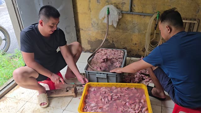 Snake Farm Feeding Time