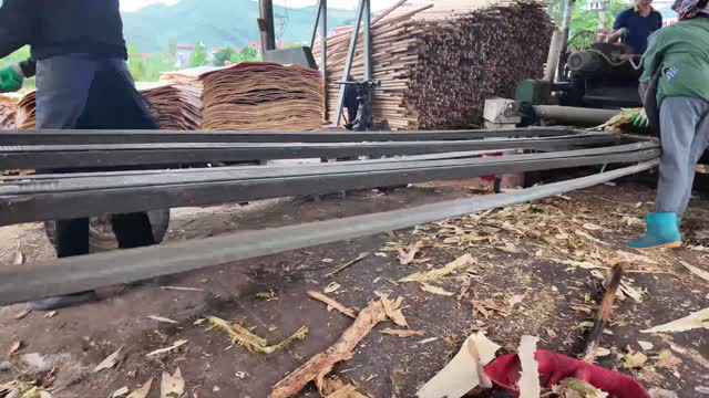Veneer Conveyor Rails Close Up