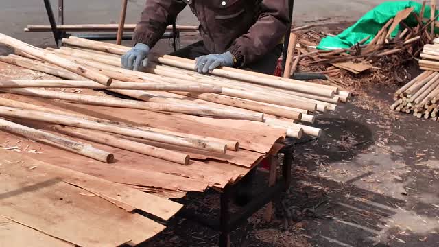 Sorting Round Wood Dowels