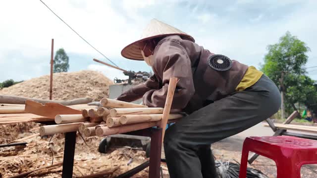 Handling Round Timber Rods