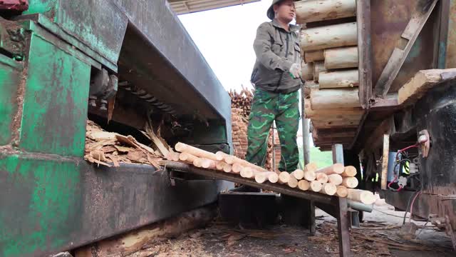 Producing Wooden Dowels