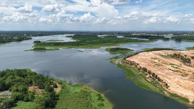 Expansive Lake Panorama
