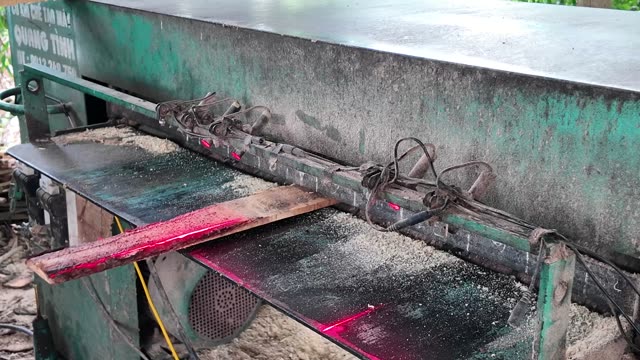 Laser Line On Saw