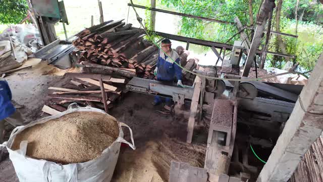 Sawmill Machine And Sawdust Bag