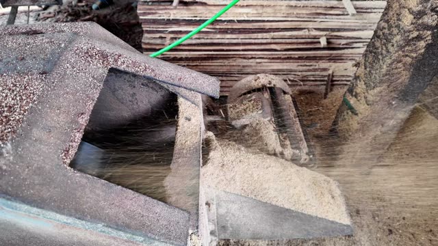 Sawdust Spraying From Chute