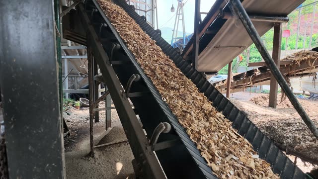 Timber Chipping Machine Close