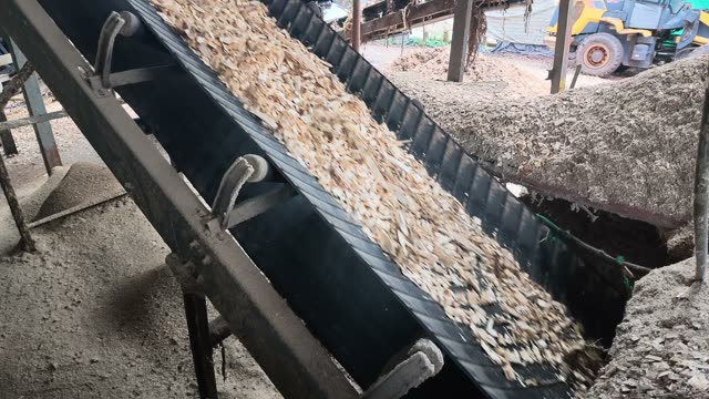Timber Chipping Machine Close