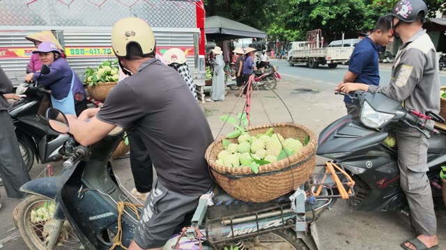 Man Talking To Market Crowd