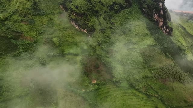 FPV Soaring Through Mountain Valley