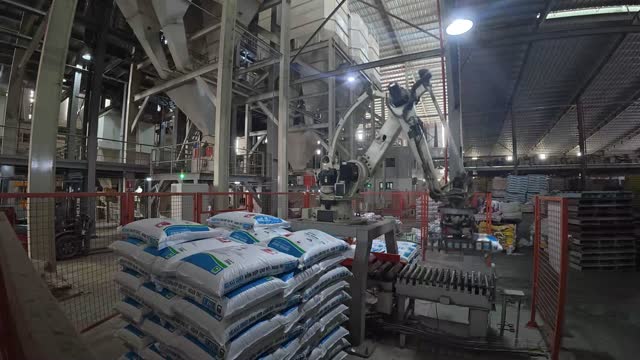 Automated Feed Bag Palletizing