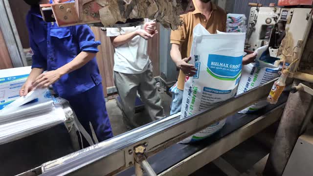Sealing Fertilizer Sack On Line