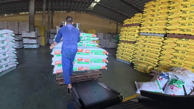 Feed Warehouse Bag Handling