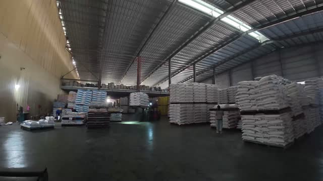 Wide Feed Storage Warehouse