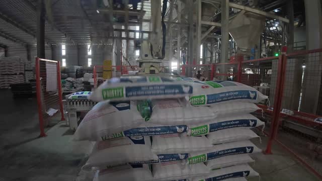 Poultry Feed Ready For Pallet