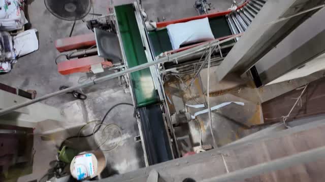 Overhead Feed Bagging Conveyor