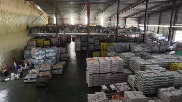 High Angle Feed Warehouse