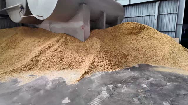 Feed Meal Discharging Pile