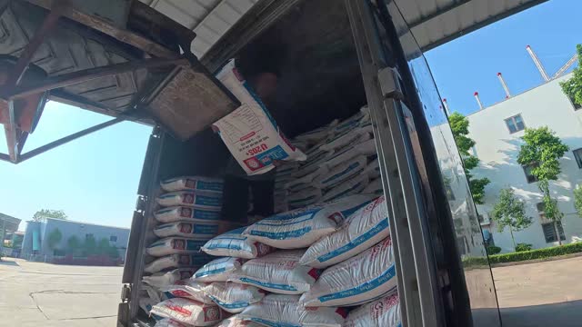 Lifting Sack In Truck Bed