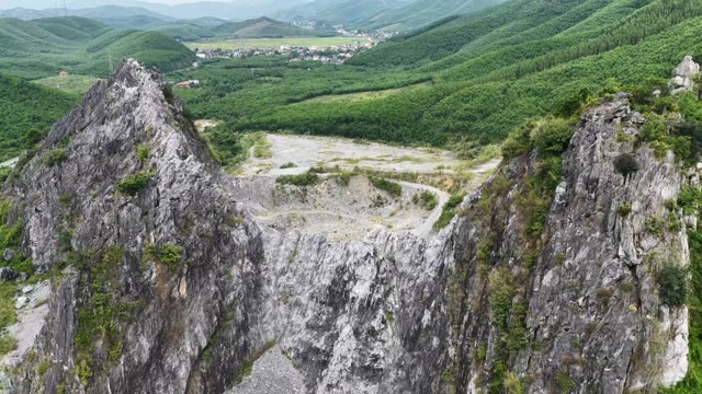 Twin Limestone Peaks Valley