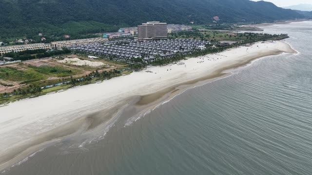 Long White Beach Resort
