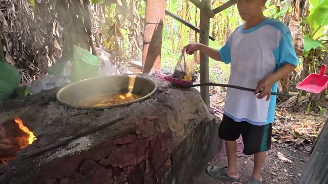 Preparing Dyed Sedge For Mats