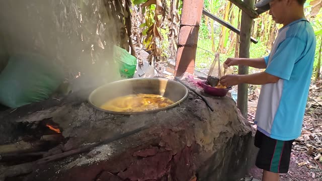 Preparing Dyed Sedge For Mats