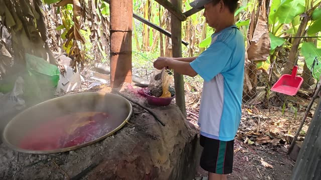 Preparing Dyed Sedge For Mats