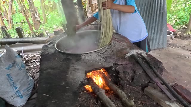 Preparing Dyed Sedge For Mats