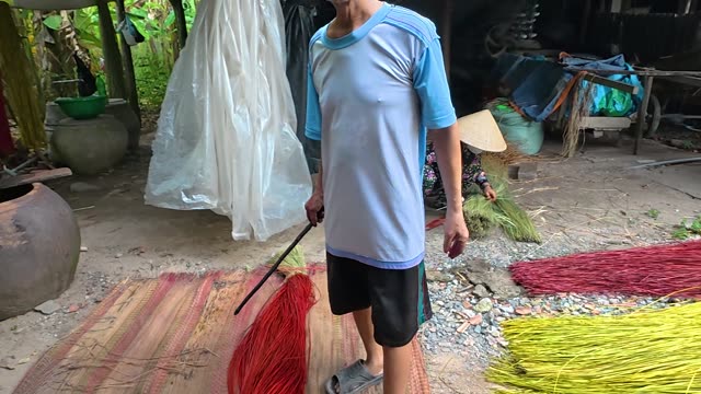 Preparing Dyed Sedge For Mats